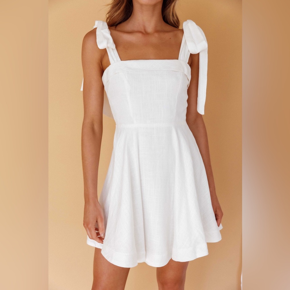 Selfie Leslie White Bow Strap Fit & Flare Dress S NWT - Picture 10 of 12